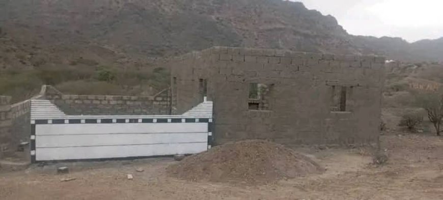 مناشدة خيرية لاستكمال بناء مسجد في قرية عميصية بتربة أبي الأسرار بمضاربة لحج 