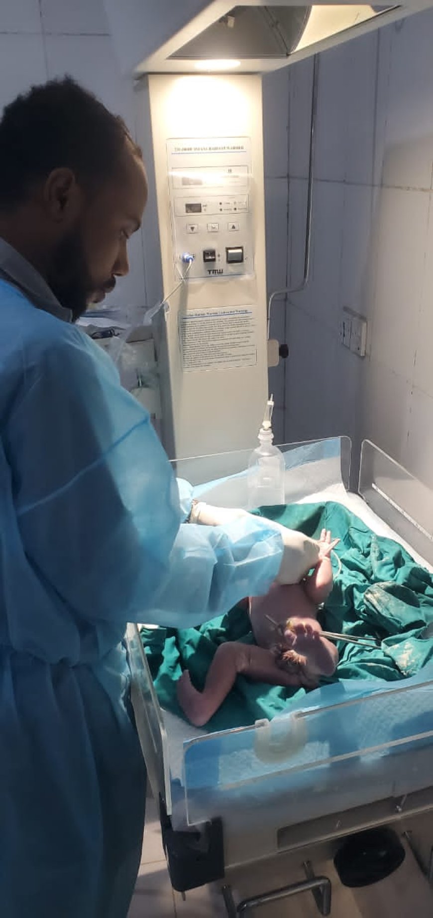 مستشفى مديرية أحور يجري عمليتين قيصرتين وثلاث ولادات طبيعية في يوم واحد