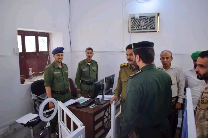 مدير عام الأمن بالوادي والصحراء يتفقد سير العمل في الهجرة والجوازات والأحوال المدنية ويشدد على تسريع إنجاز معاملات المواطنين