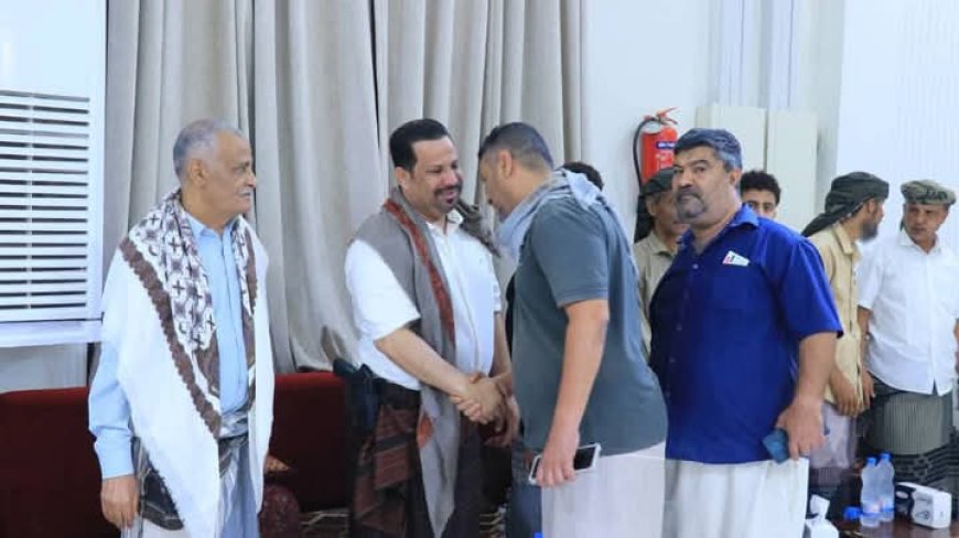 العميد سامي السعيدي، باسمه ونيابة عن قيادة وموظفي المؤسسة يقدمون واجب العزاء بوفاة العقيد الركن فاروق الداعري