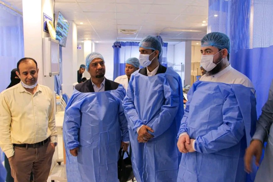 الوكيل الجيلاني يدشن المخيم الجراحي المجاني بمدينة المكلا