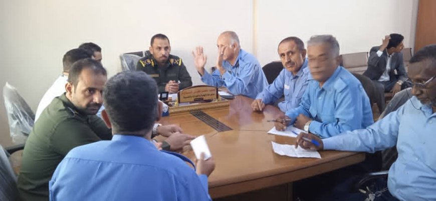 رئيس مصلحة الهجرة والجوازات يطلع على سير العمل بفرع المصلحة بعدن