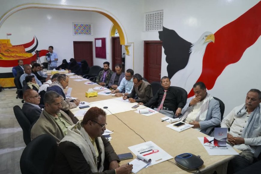 تعز: ندوة سياسية تناقش سيناريوهات الصراع الأمريكي الإيراني وتداعياته على اليمن وخيارات صانع القرار