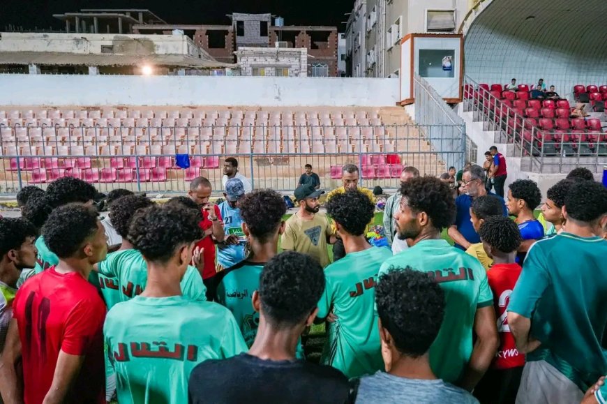 بحضور رئيس النادي د. محمود بن جرادي.. التلال يجري حصة تدريبية استعدادا لأولى مبارياته في بطولة المريسي الرمضانية