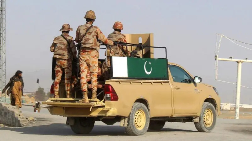 دعوات لخفض التصعيد.. كيف بدأت المواجهة بين باكستان وأفغانستان؟