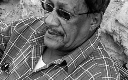 الشيخ بن حبريش يعزي في وفاة الشخصية الاجتماعية أحمد محمد بن زياد