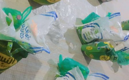 بدعم من اتحاد الجمعيات والمؤسسات عدن.. جمعية الخير النسوية بمودية توزع سلالاً غذائية على الأسر الأشد فقرًا