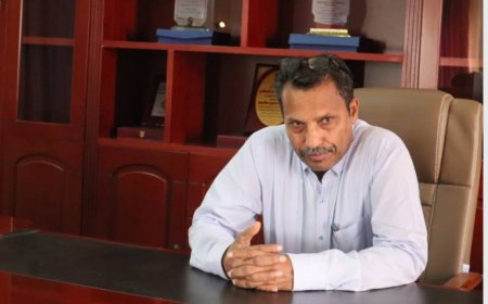 محافظ أبين يعزّي مدير عام رصد الشيخ ياسر العمودي وإخوانه بوفاة والدتهم