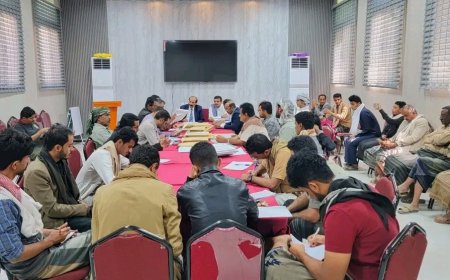 شبوة.. برئاسة الدغاري لجنة المناقصات بالمحافظة تستعرض عطاءات سبعة مشاريع تنموية