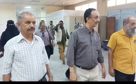 مدير عام الصحة يسّلم مبنى أطباء بلا حدود السابق لمركز علاج الأورام التابع لمكتب الصحة عدن
