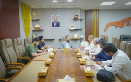 المحافظ عبد الرحمن شيخ يطّلع على برنامج المعرض الوطني للبُن والتمر ويؤكد دعم السلطة المحلية لإنجاحه