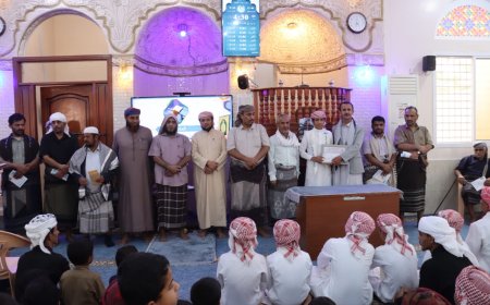أوقاف مديرية عتق تكرّم ثمانية من حفظة القرآن الكريم في مسجد الخلفاء الراشدين