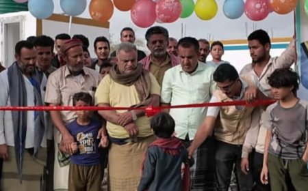 بدعم كويتي كريم.. افتتاح فصلين دراسيين ومسجد في خيران بمديرية حبيل الجبر بلحج