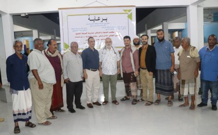 " الشوبجي والشعبي " يدشنان المخيم الطبي المجاني للأمراض المزمنة في المجمع الصحي بمدينة الشعب