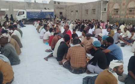 خلية الأعمال الإنسانية تنظم مأدبة إفطار موائد الخير بمديرية ذو باب المندب.