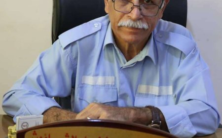 مدير عام مصلحة الهجرة والجوازات بعدن يدعو المواطنين لإحضار الوثائق الأصلية لتسهيل إنجاز معاملاتهم