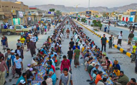 سفراء التطوع تنظم مائدة “تريم الكبرى” وتجمع آلاف الصائمين في إفطار جماعي يعزز قيم التكافل المجتمعي