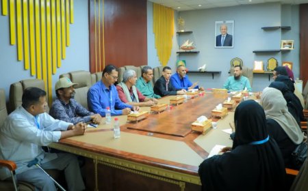 المحافظ شيخ يؤكد أن دعم العملية التعليمية في العاصمة عدن يمثل أولوية للسلطة المحلية