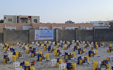 برعاية د. عمر بامحسون.. 4800 مستفيد في حضرموت وعدن تستفيد من المساعدات الغذائية لبرنامج الاستجابة المجتمعية