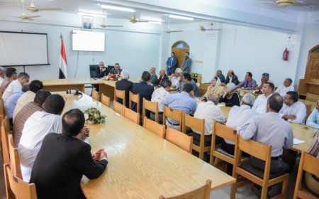 بحضور نائب رئيس مجلس القيادة الرئاسي.. مجلس جامعة عدن يعقد اجتماعًا استثنائيًا