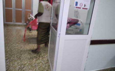 المحروسة تواصل توزيع وجبات الإفطار على المرضى ومرافقيهم في مستشفى ابن خلدون بلحج