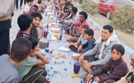 في ذكرى تحرير عدن.. مقاومة وشباب الممدارة يقيمون افطارا على أرواح الشهداء