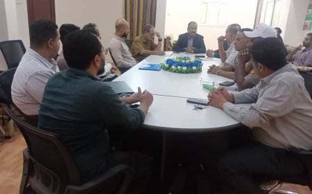 رئيس اللجنة الوطنية للتعامل مع الألغام يلتقي بقيادة وموظفي مكتب تنسيق الأعمال المتعلقة بالألغام