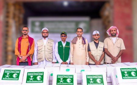 مركز الملك سلمان للإغاثة يدشن توزيع 6 ألف كرتون تمر في مديريات ساحل حضرموت