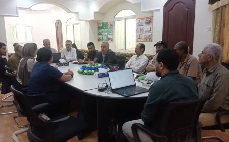 ممثلو بعثة الأمم المتحدة لدعم اتفاق الحديدة يزورون مكتب تنسيق الأعمال المتعلقة بالألغام