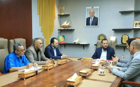 المحافظ شيخ يطلع على برنامج ونشاط الجامعة الألمانية ويحث على استمرارية تقديم المنح المجانية للطلاب المتفوقين في العاصمة عدن