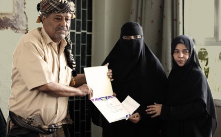 اللجنة الوطني للمرأة تكرم المحامية عيشة غالب بمناسبة يوم المرأة العالمي في أبين