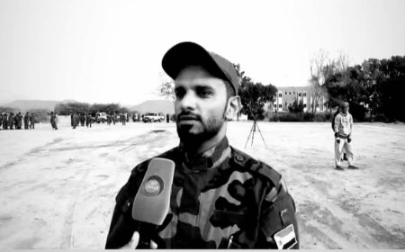 نائب مدير خفر السواحل م/أبين يُعزِّي في وفاة مدير العلاقات العامة في الأمن الوطني أبين