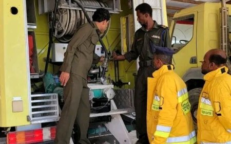 فرق الإطفاء بمديرية شحن تخمد حريقًا في أحد الكرفانات بمنفذ شحن الحدودي