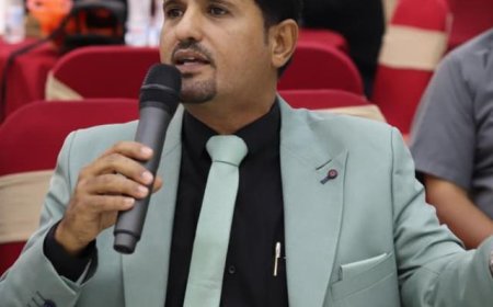 مدير عام إعلام أبين يعزي العميد يوسف العاقل في وفاة عمه شيخ جعيم الجعدني