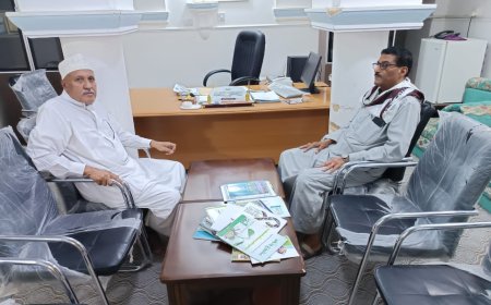 مدير عام مديرية تريم يلتقي الاستاذ عبدالقادر علوي بن شهاب القائم بأعمال مدير عام الشؤون السياسية والمغتربين في الأمانة العامة لمجلس الوزراء