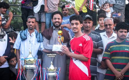 تتويج حمزة أحمد الحمزة بجائزة أفضل لاعب في الدوري الرمضاني بمديرية خورمكسر 2026