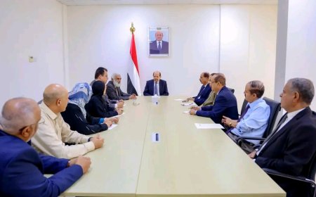 رئيس الوزراء يطلع على سير العمل بوزارة الخارجية ويرأس اجتماعاً لرؤساء الدوائر