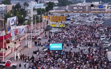 برعاية المحرّمي.. عدن تحتفل بالذكرى الـ11 لتحريرها بمهرجان جماهيري وإفطار جماعي