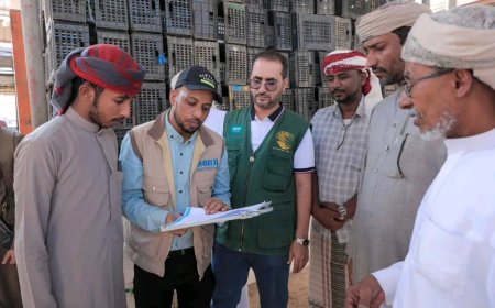 الجعفري وقويزان يشهدان تسليم موقع مشروع تأهيل سوق الخضار المركزي بمدينة الغيضة