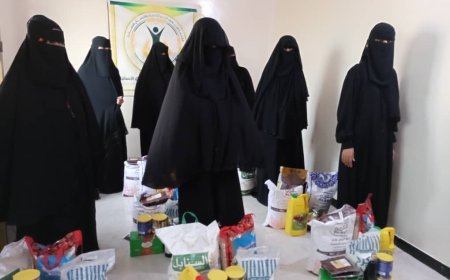 مؤسسة سفراء الخير للتنمية والأعمال الإنسانية توزّع سلال غذائية وتمور للأسر المتعففة بأبين