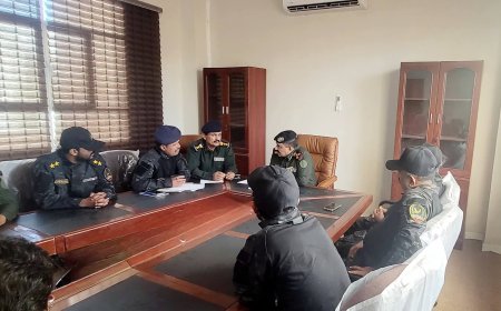 مدير عام شرطة شبوة: يلتقي ضباط إدارة مكافحة المخدرات ويثمن جهودهم المبذولة في حماية المجتمع