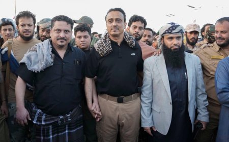 العميد سليمان الزامكي يشارك في الإفطار الجماعي بساحة العروض إحياءً للذكرى الـ11 لتحرير عدن