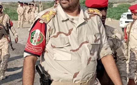 العميد يوسف العاقل يهنئ قيادات الدفاع والشرطة العسكرية ومحافظ أبين وقائد محور أبين بمناسبة عيد الفطر المبارك