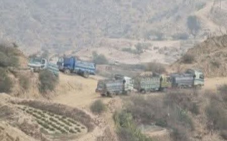 تعز.ازدحـام وايتات المياه فيها وسـط معاناة مستمرة للسكان