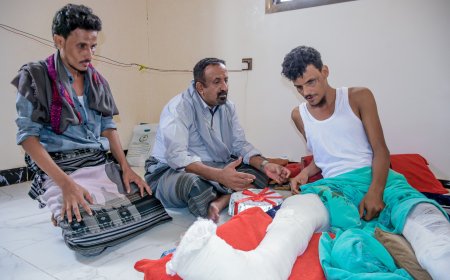 وكيل محافظة عدن النوبة يزور جرحى الحرب المقعدين في منازلهم بمناسبة حلول عيد الفطر المبارك 