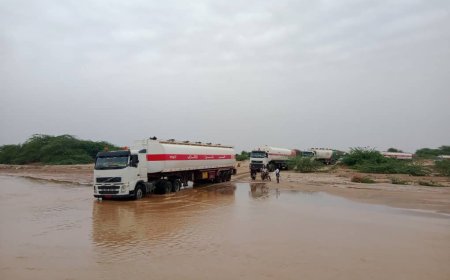 أضرار السيول تغلق الخط الدولي بوادي أحور وتعيق حركة النقل واستغاثة الأهالي بالسلطة في المحافظة