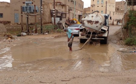 بتوجيهات مدير عام مديرية تريم.. حملة ميدانية لرفع مخلفات السيول وتحسين مستوى النظافة بالمدينة