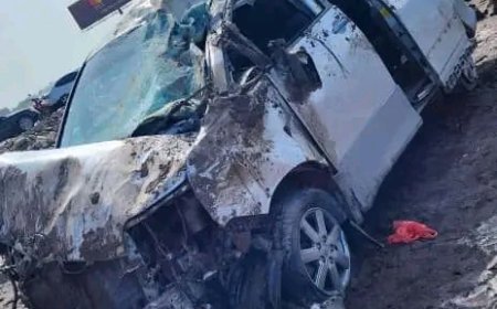 حادث انقلاب باص على خط الجسر بعدن يُصيب السائق ويثير تحذيرات من القيادة أثناء الإرهاق