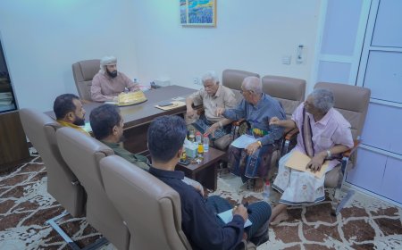 محافظ أبين يناقش مع قيادة مؤسسة الكهرباء سبل تحسين جودة الخدمة والاستعداد للصيف القادم