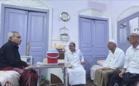 مستشار وزير الإعلام يزور القامة الفنية صالح عبدالقادر الكاف